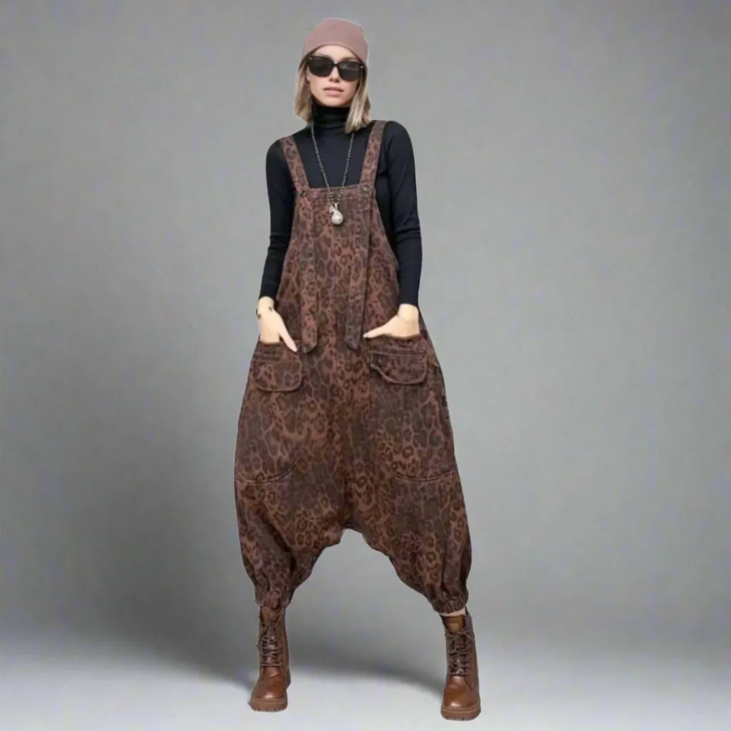Bold and Elegant Leopard Print Jumpsuit with Relaxed Fit