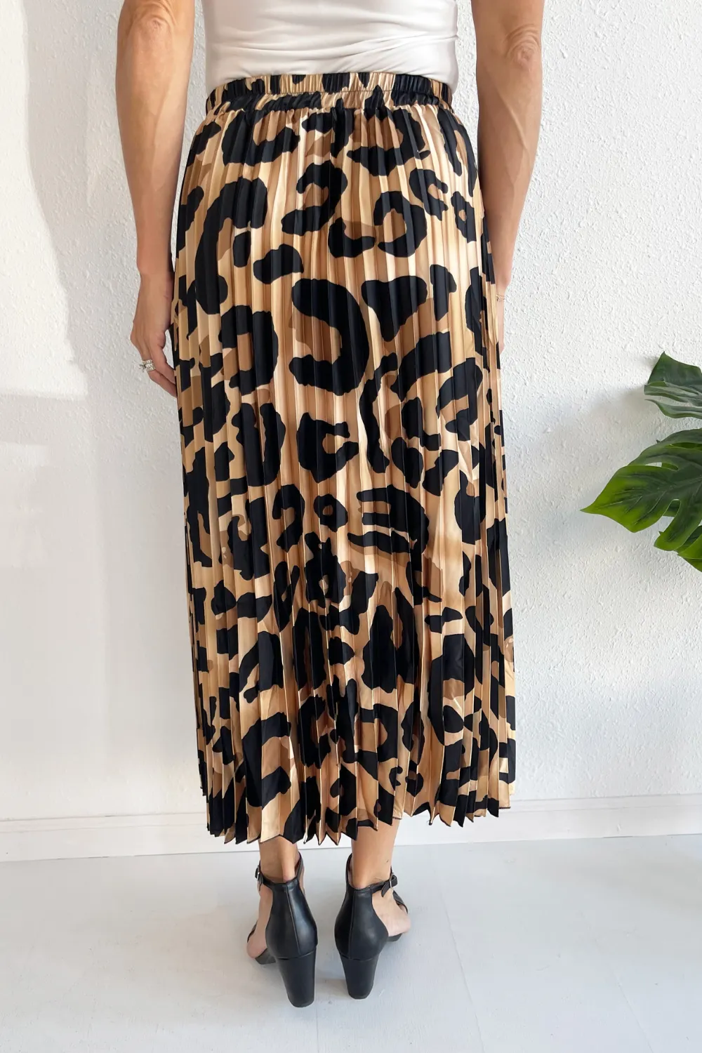 Leopard Print Pleated Midi Skirt