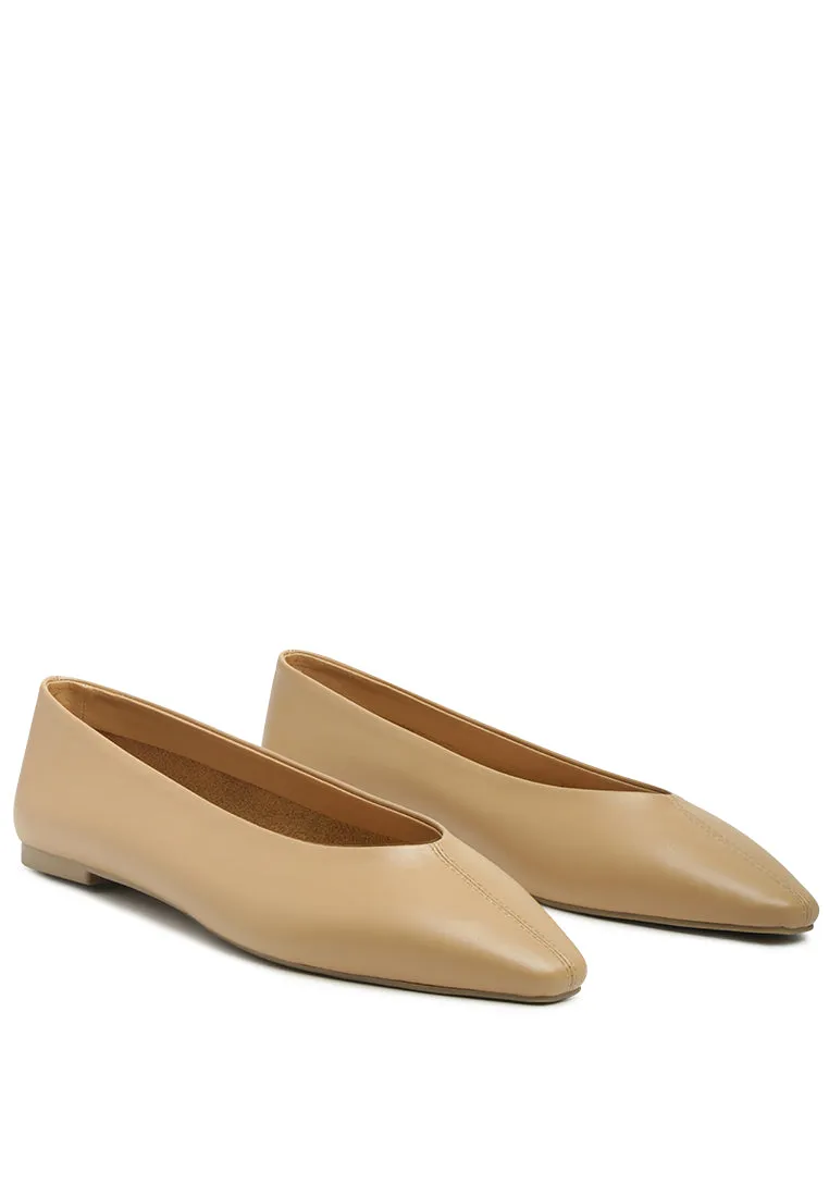 pointed toe ballerinas