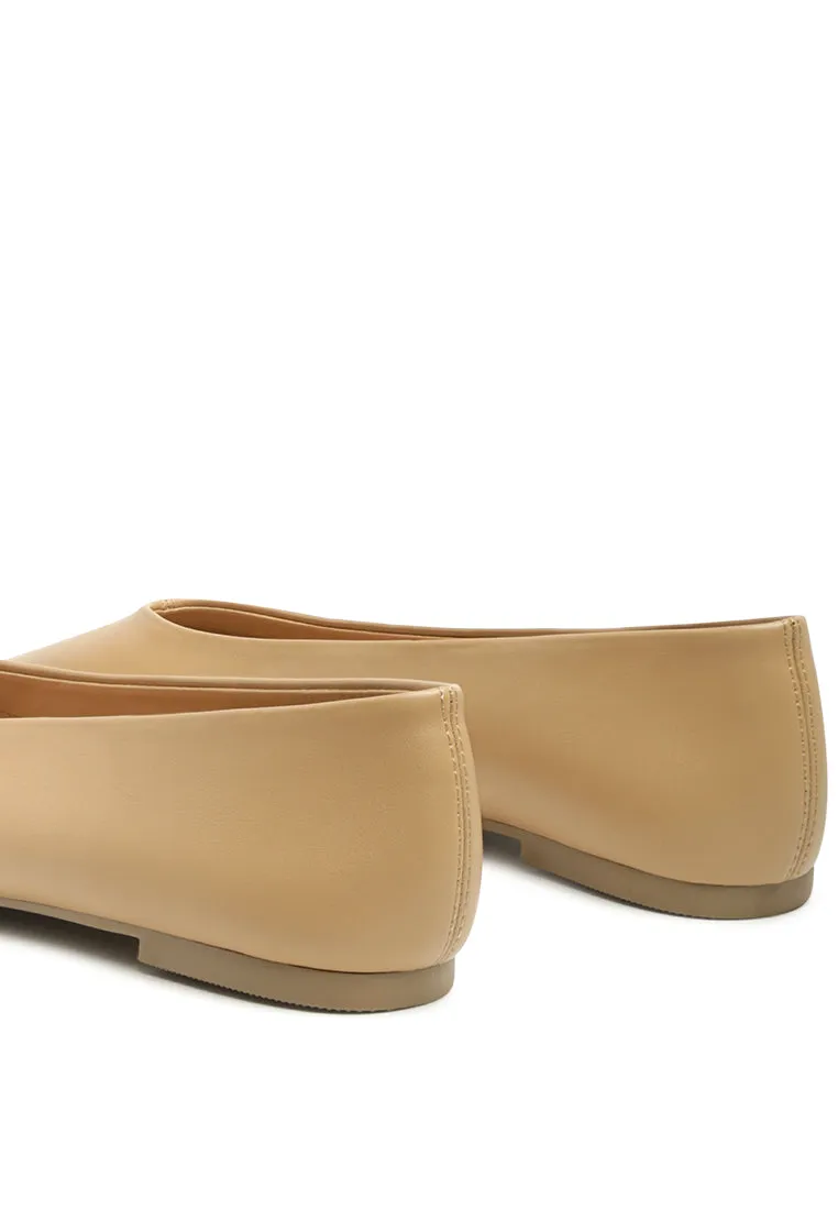 pointed toe ballerinas