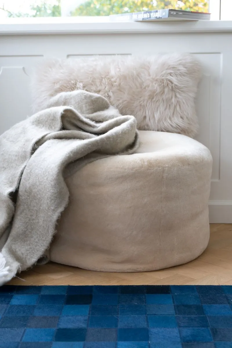 Round Moccasin Pouf | D22x14 in