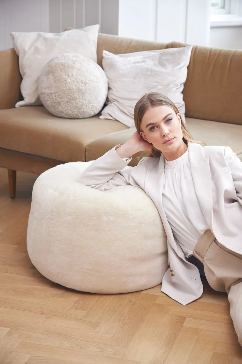 Round Moccasin Pouf | D22x14 in