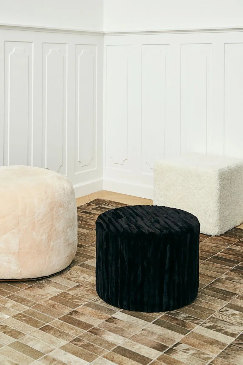 Round Moccasin Pouf | D22x18 in