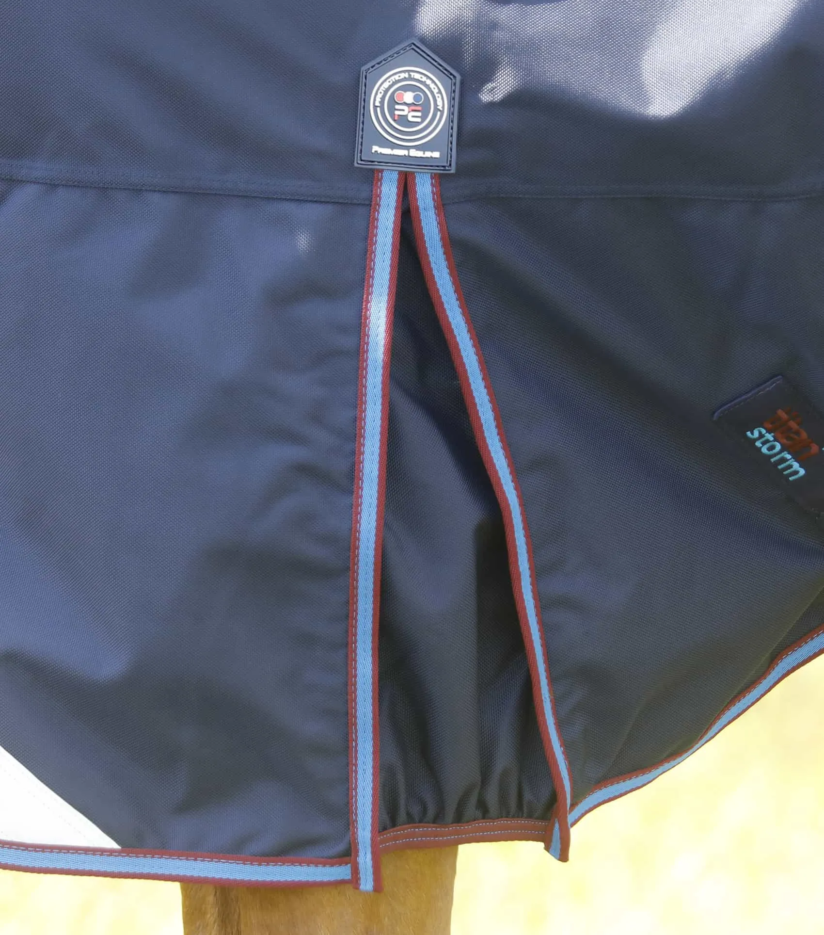 Titan Storm 200g Combo Turnout Rug with Snug-Fit Neck