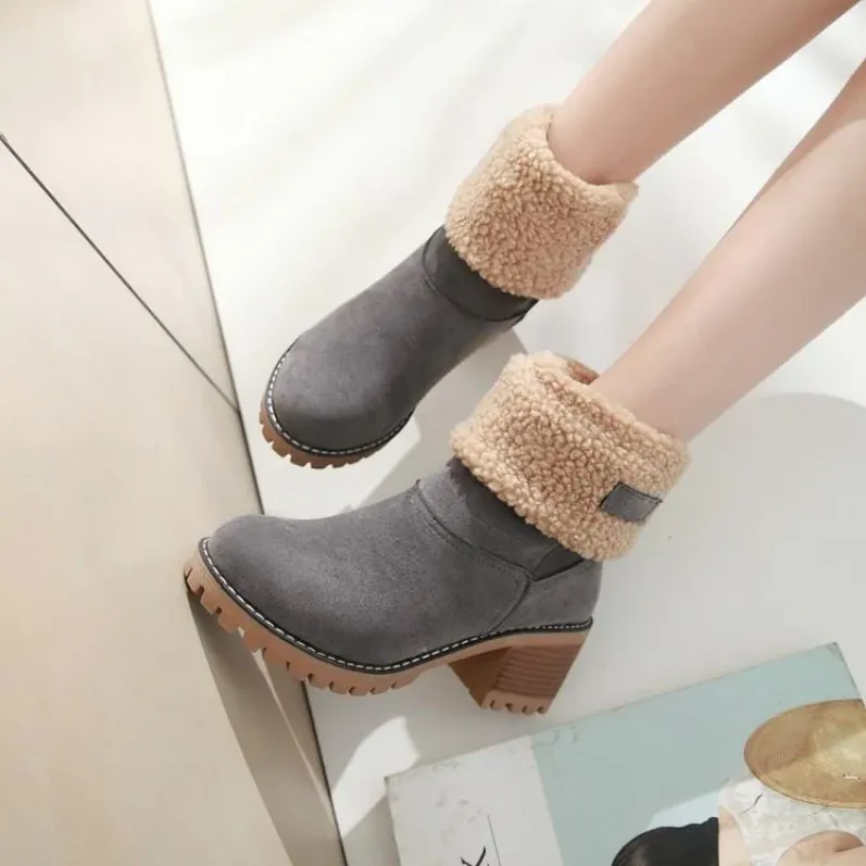 Warm lined women's boots for winter
